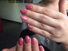 Roze gelnagels